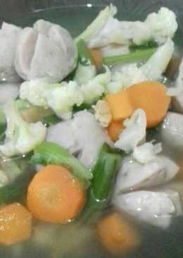 Sayur sop campur bakso simple