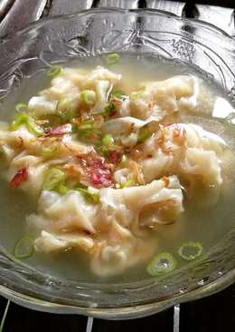 Pangsit kuah isi ayam