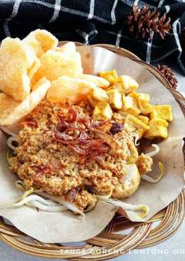 Tauge goreng lontong