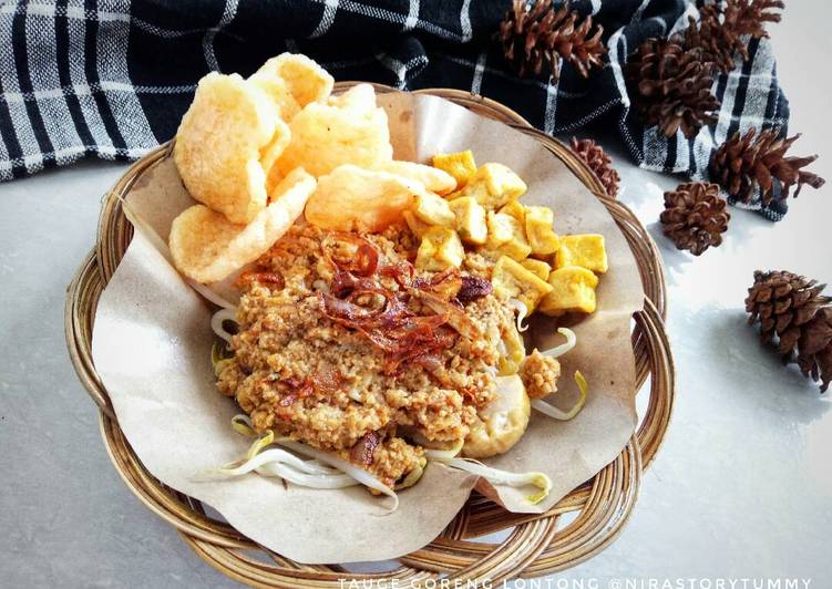 bahan dan cara membuat Tauge goreng lontong