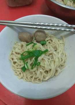 Mie (ayam?) Baso seadanya