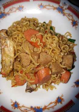 Mie goreng Indomie Semrawut ala Mama Kina