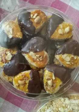 Kue kacang coklat