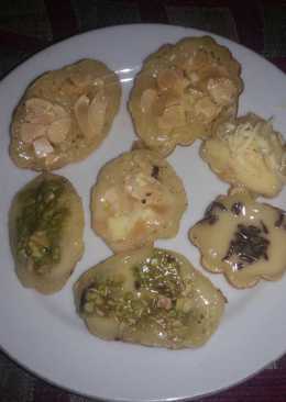 Kue cubit toping almond green tea