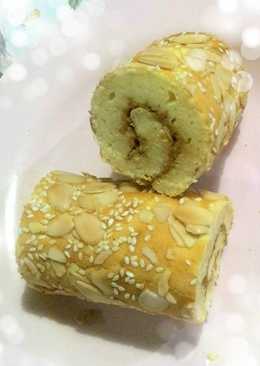 Roll Cake Kacang Lemon Putih Telor, Bertabur Wijen dan Almond