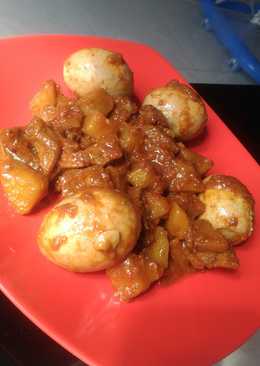 Semur daging, kentang dan telur