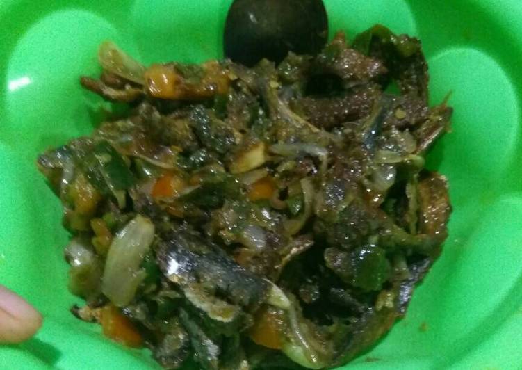 Resep Tumis ikan asin cabai hijau - cut imelda Putri