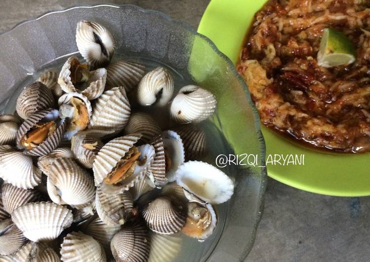 gambar untuk resep Kerang Rebus Bumbu Kunci Ft Sambel Pencit