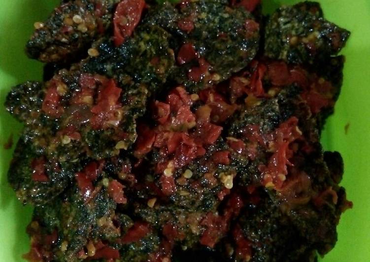 bahan dan cara membuat Dendeng balado daun singkong