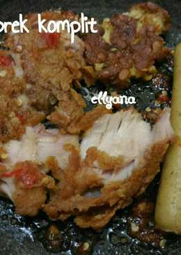 Ayam geprek komplit