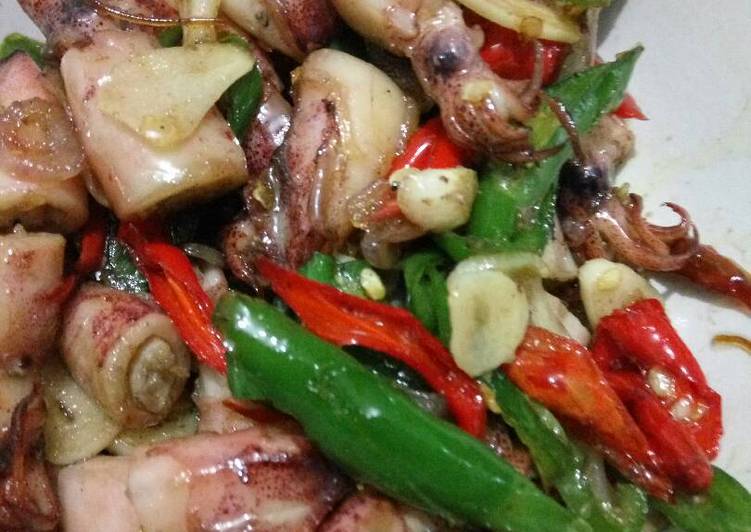 gambar untuk resep makanan Tumis cumi asin pedas