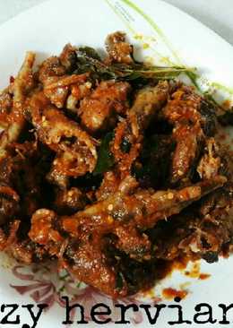 Ranjau ceker dan kepala ayam