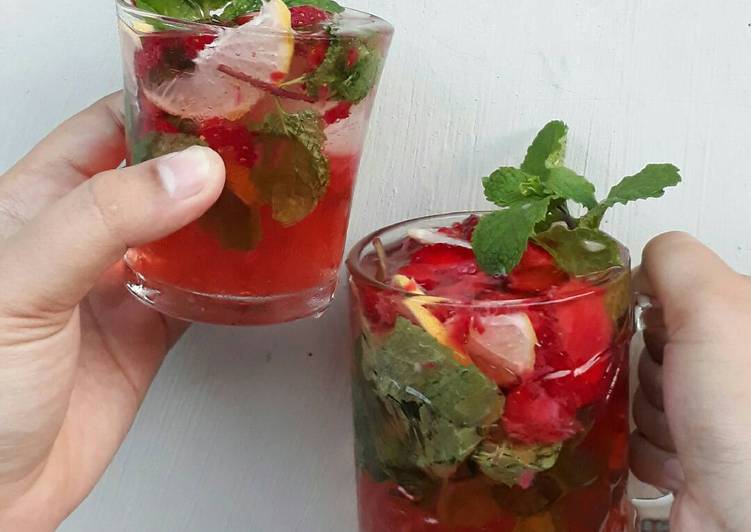 gambar untuk resep Strawberry Mojito