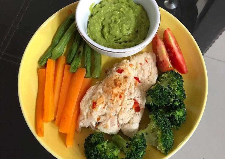 Resep Spicy Grilled Chicken Breast with Guacamole (Dada Ayam Panggang)