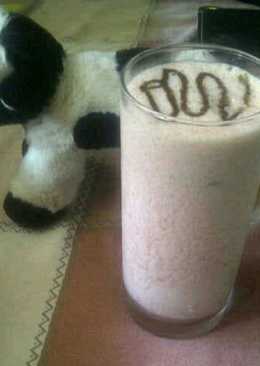 smoothies strawberry and milk low fat for diet 
