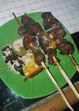 Lontong sate kambing