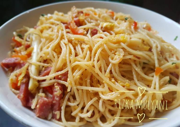 gambar untuk cara membuat Spaghetti Daging Asap Dan Teman Teman