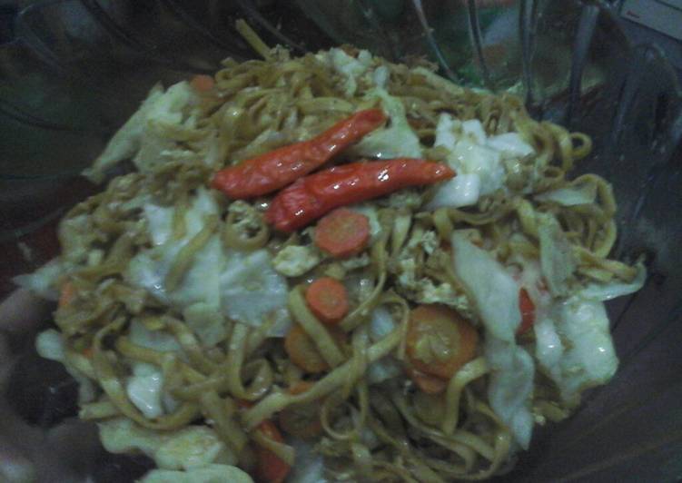 bahan dan cara membuat Mie goreng jawa sederhana