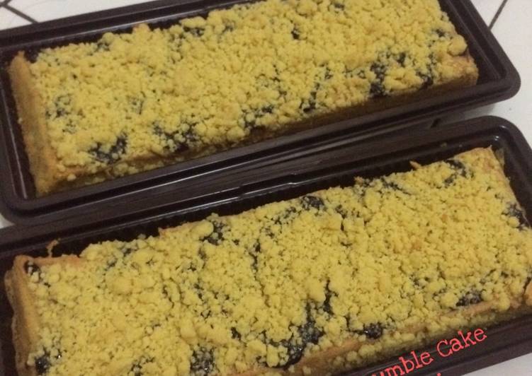 Blueberry Crumble Cake
