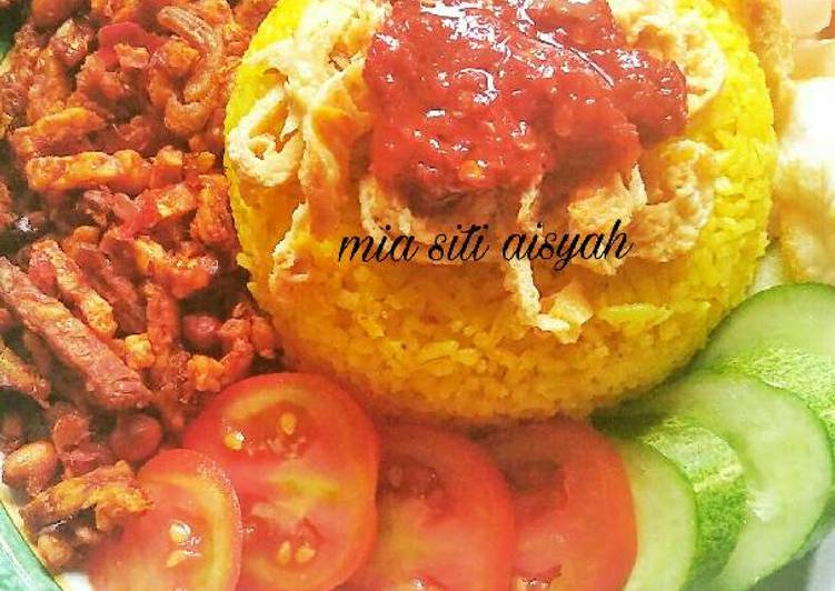 gambar untuk cara membuat Nasi kuning ricecooker