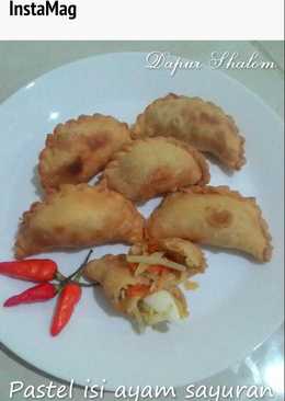 Pastel renyah isi ayam sayuran