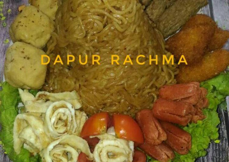 cara membuat Tumpeng Mie Instan