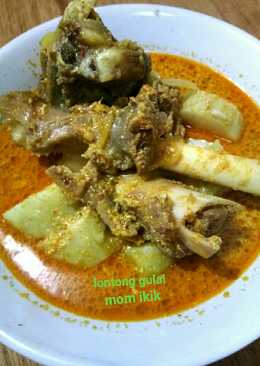 Lontong gulai kambing