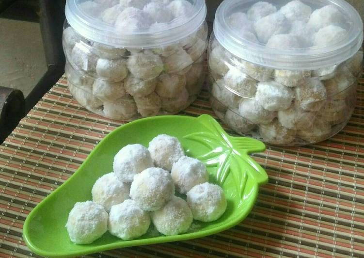 gambar untuk cara membuat Putri Salju Keju / Cheesy Snowball ?