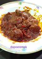 Lapis daging sapi pedas rasa rendang