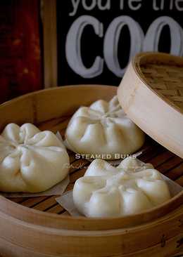 Bakpau (steamed buns)