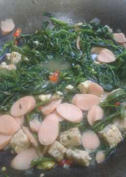 Kangkung tempe campur sosis ayam
