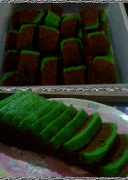 Brownies coklat lapis tapai ketan hijau