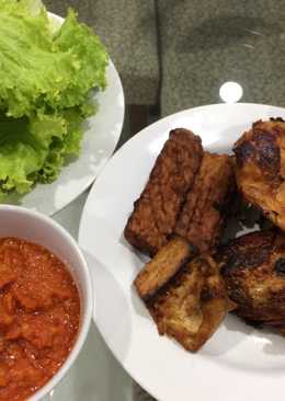 Ayam goreng kalasan dan tempe tahu bacem