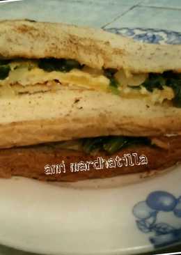 Sandwich Isi Bayam