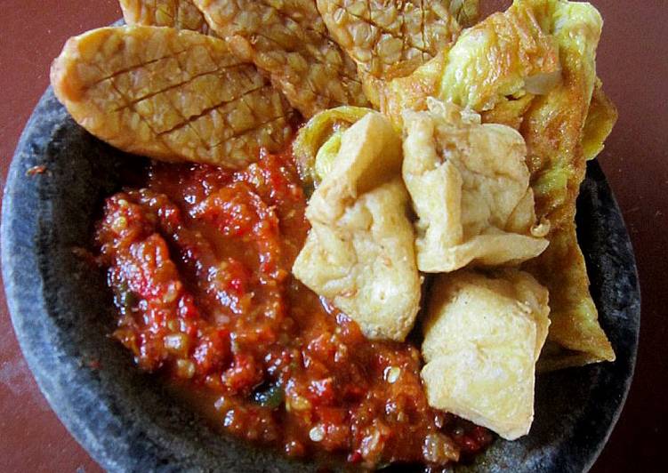 Resep Penyetan I - Tahu Tempe Telur + Sambal terasi oleh 