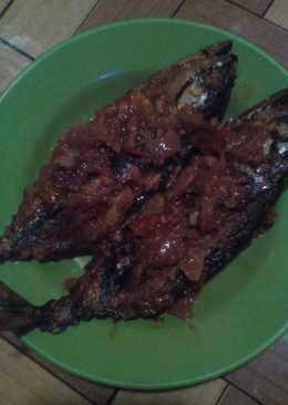 Ikan asap kembung masak tomat