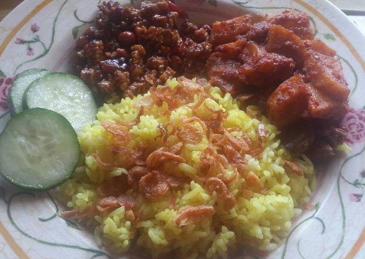 cara membuat Nasi Kuning Megicom