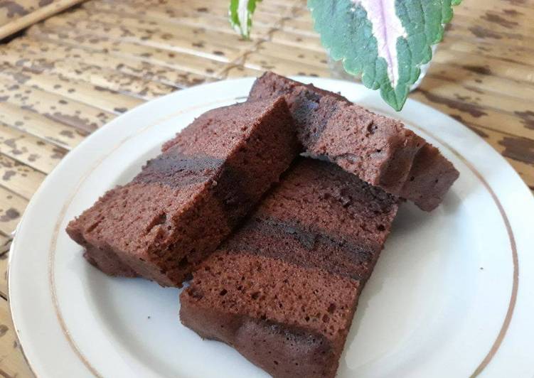 gambar untuk resep makanan Bronis Kukus Lapis Tiga