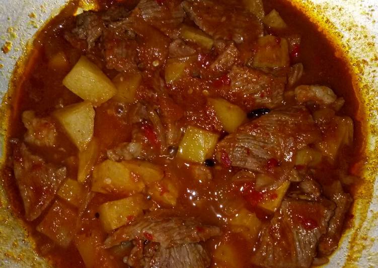 gambar untuk resep makanan Semur daging sapi kentang