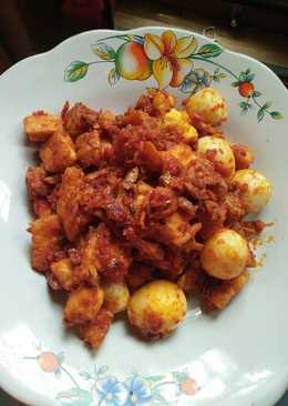 Tahu tempe teriTelur puyuh balado