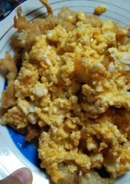 Jamur goreng krispi saus telur asin