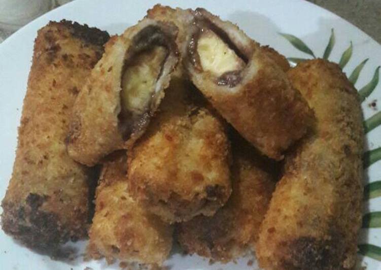 gambar untuk resep makanan Roti goreng pisang coklat keju (ropiscokju) ??