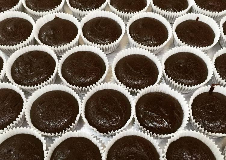 resep masakan Chocolate Cupcake (no egg, no mixer, moist)