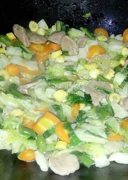 Capcay goreng bakso