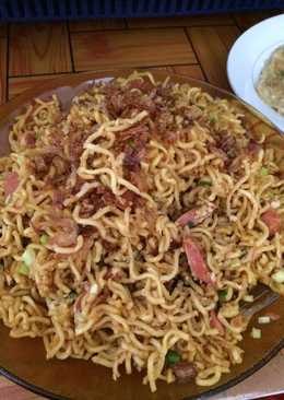 Mi goreng sosis pedas