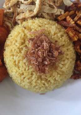 Nasi Kuning Leumak