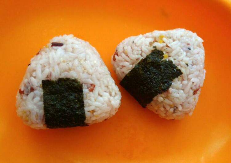 gambar untuk resep Nasi Kepal / Onigiri