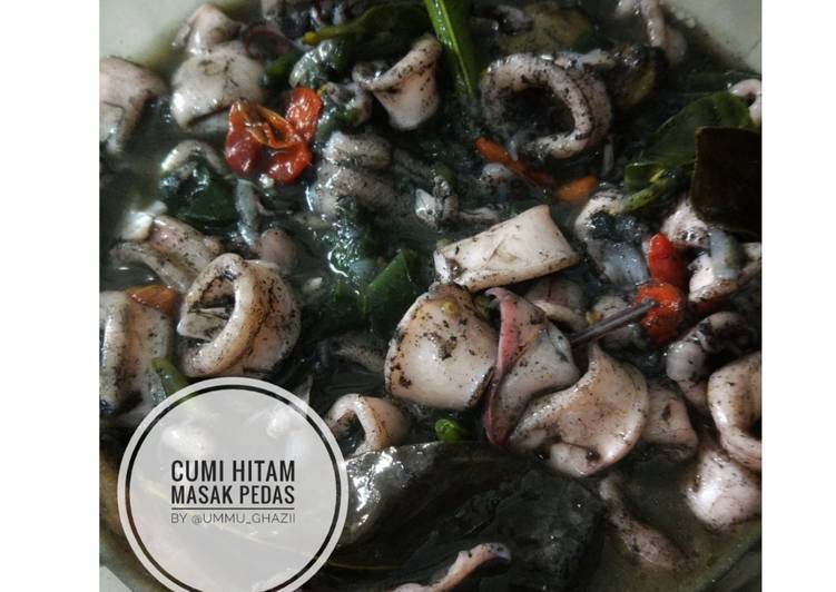 gambar untuk cara membuat Cumi Hitam Masak Pedas Gurih Nikmat