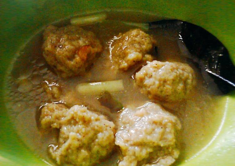 bahan dan cara membuat Baso Ayam Kuah Soto