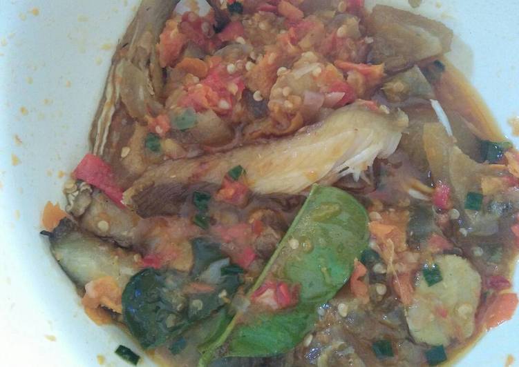 cara membuat Kulit Sapi & Ikan P masak pedas